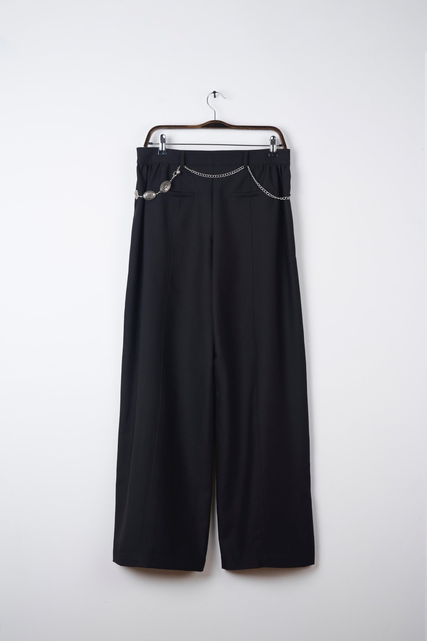 SUITING NOIR WIDE-LEG PANTS WITH SILVER MOTIF CHAIN