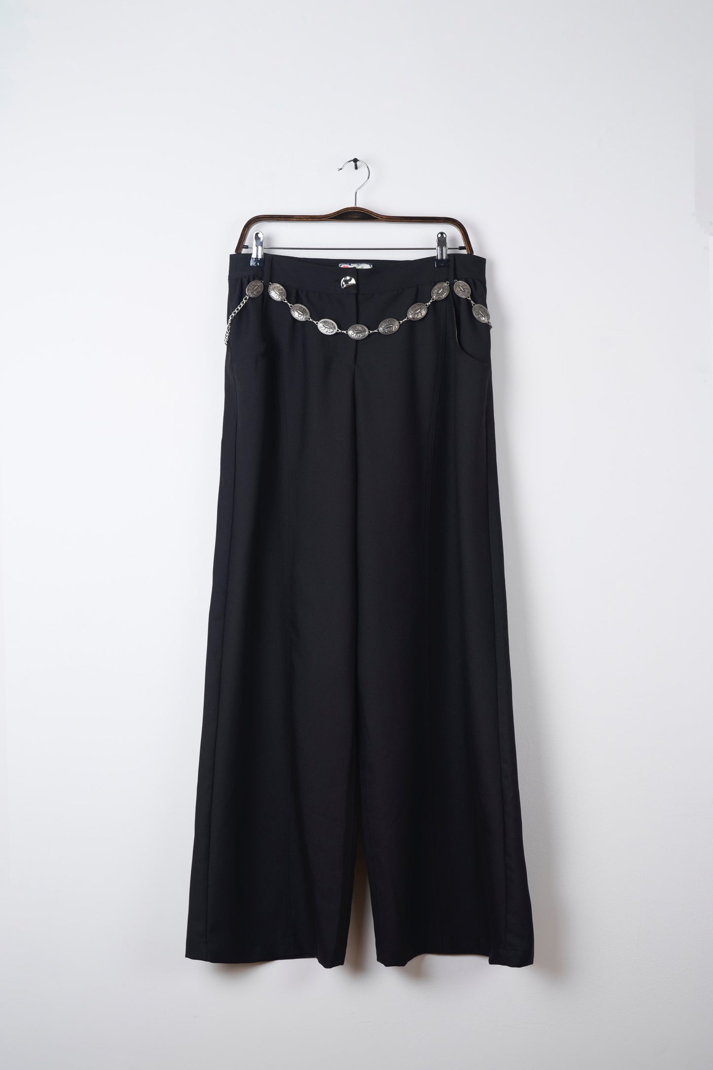 SUITING NOIR WIDE-LEG PANTS WITH SILVER MOTIF CHAIN